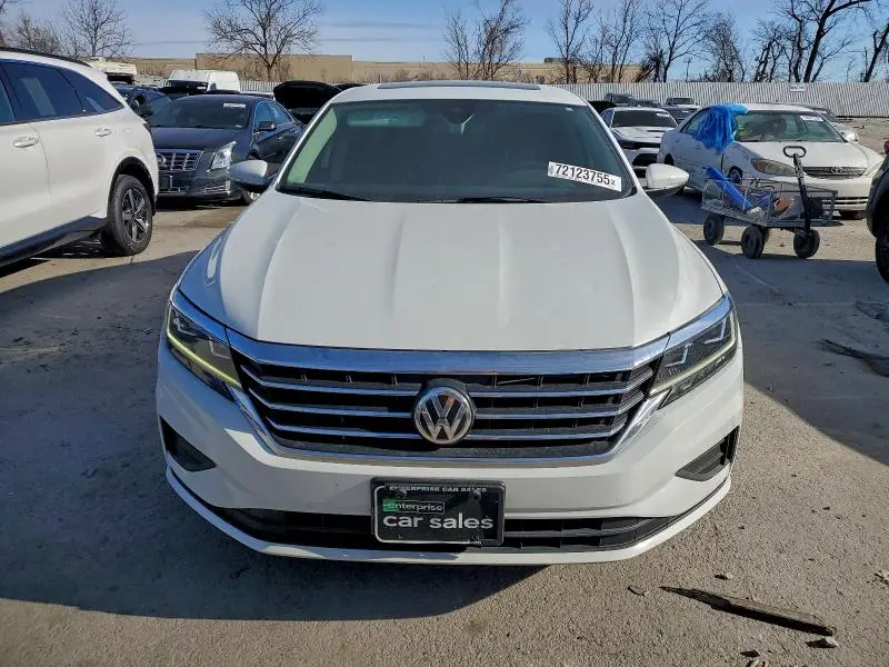 2021 VOLKSWAGEN PASSAT SE  
