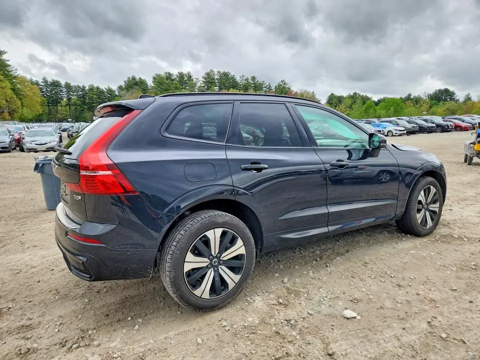 2025 VOLVO XC60 PLUS  