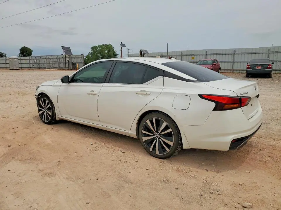 2019 NISSAN ALTIMA SR  