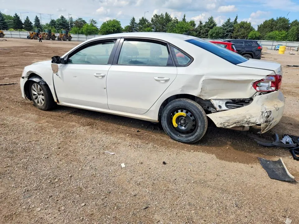 2015 VOLKSWAGEN PASSAT S  