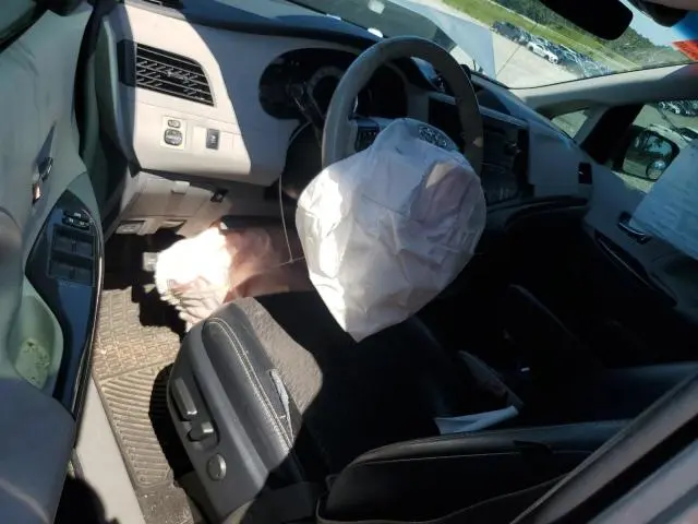 2012 TOYOTA SIENNA SPORT  