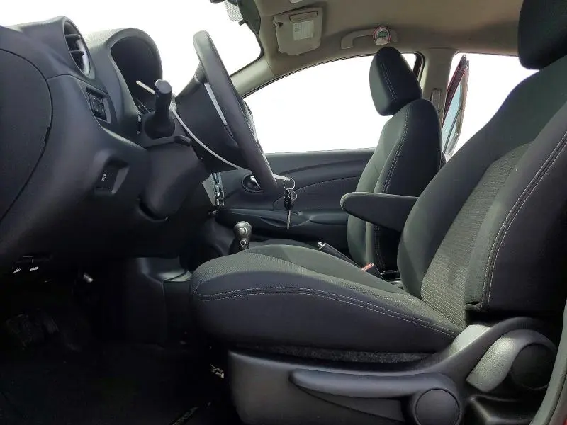 2015 NISSAN VERSA 1.6 SV  