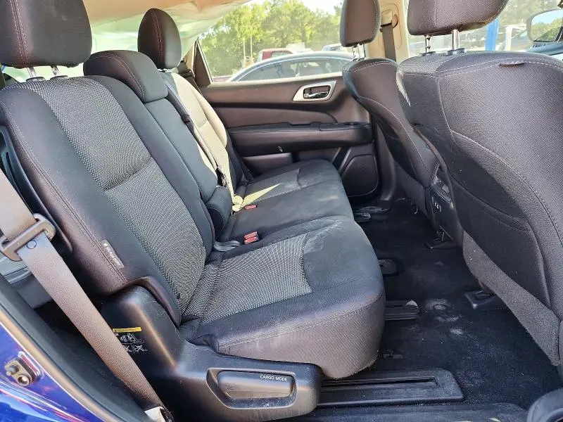 2019 NISSAN PATHFINDER SV  