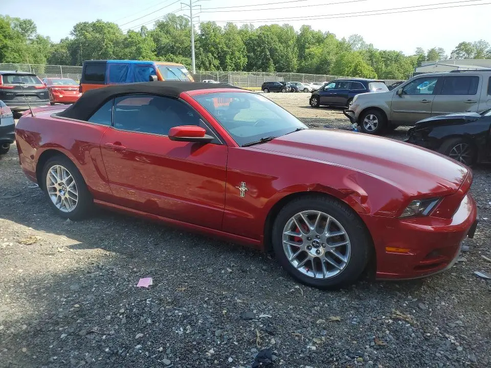 2013 FORD MUSTANG   
