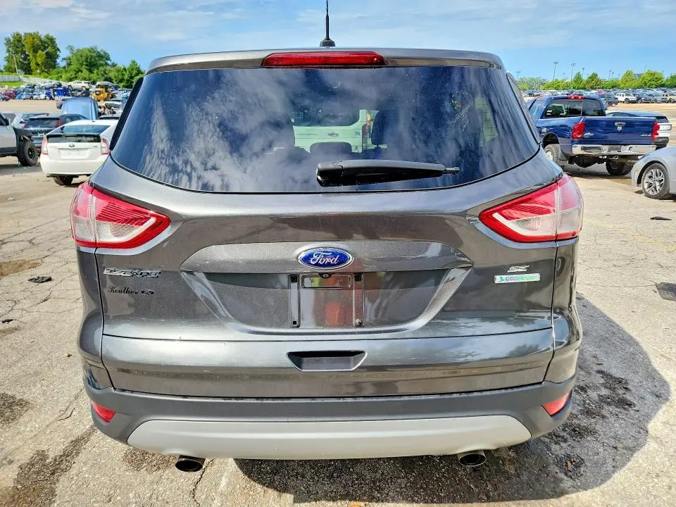2015 FORD ESCAPE SE  