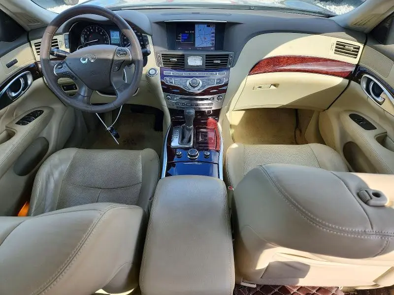2018 INFINITI Q70 3.7 LUXE  