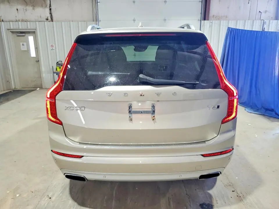 2017 VOLVO XC90 T6  