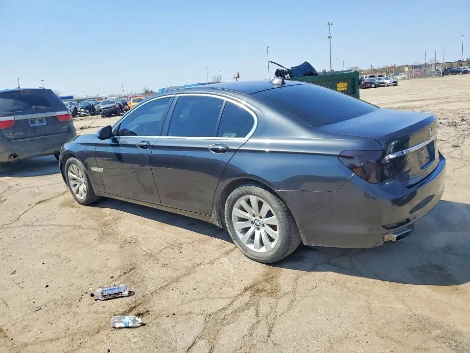 2011 BMW 750 XI  