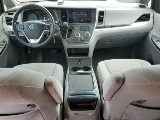 2017 TOYOTA SIENNA LE  