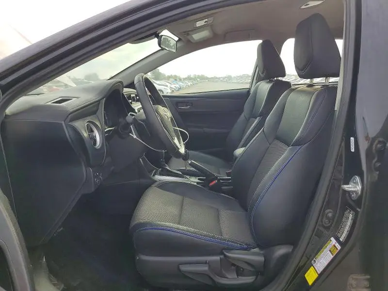 2017 TOYOTA COROLLA SE  