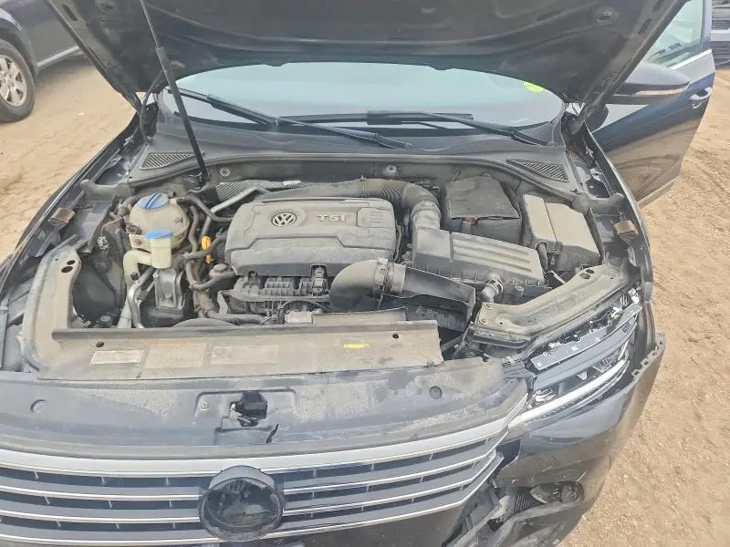 2017 VOLKSWAGEN PASSAT SE  