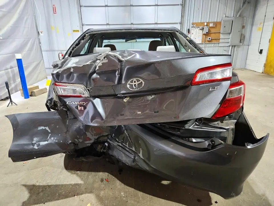 2014 TOYOTA CAMRY LE  