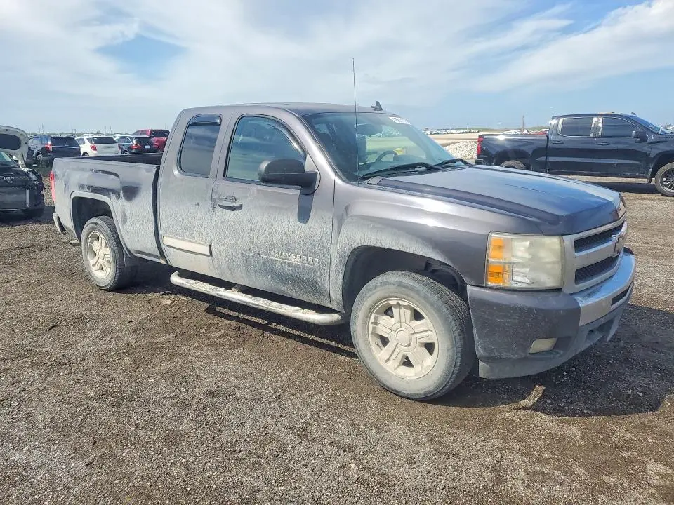 2011 CHEVROLET SILVERADO K1500 LT  