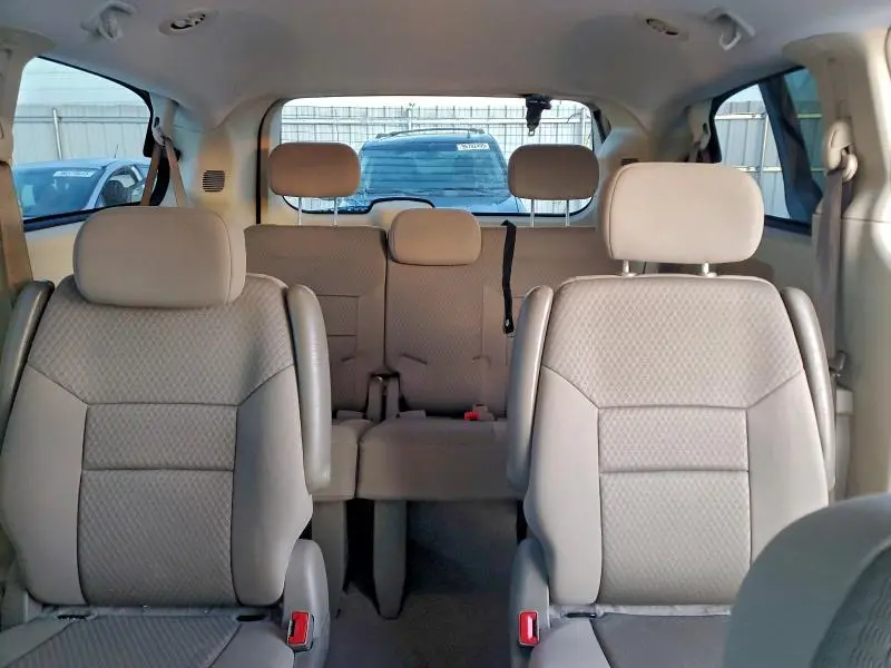 2010 CHRYSLER TOWN & COUNTRY LX  