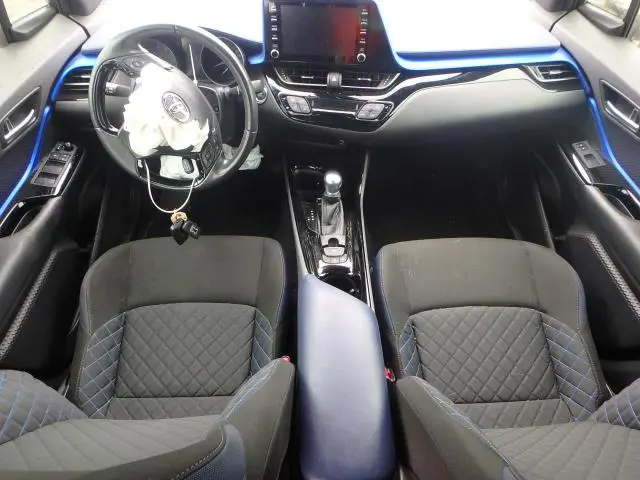 2020 TOYOTA C-HR XLE  