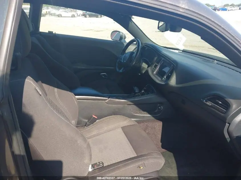 2018 DODGE CHALLENGER SXT