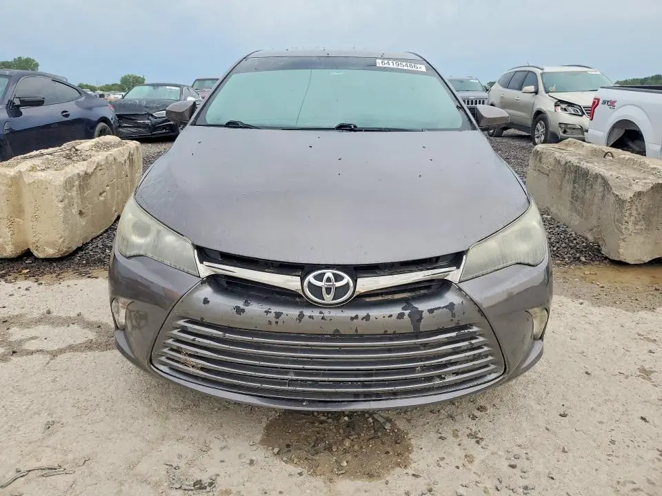 2015 TOYOTA CAMRY SE  