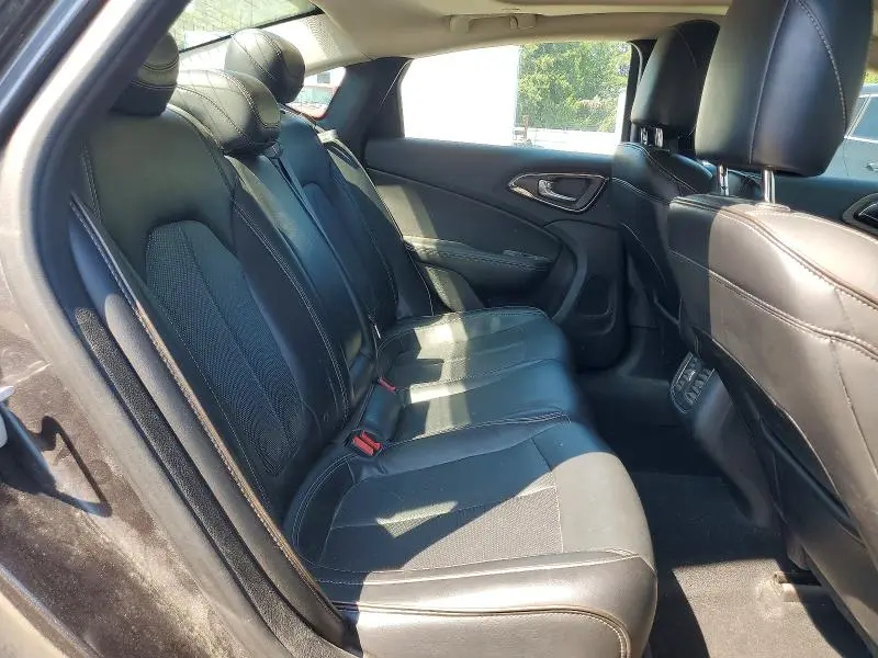 2015 CHRYSLER 200 C  