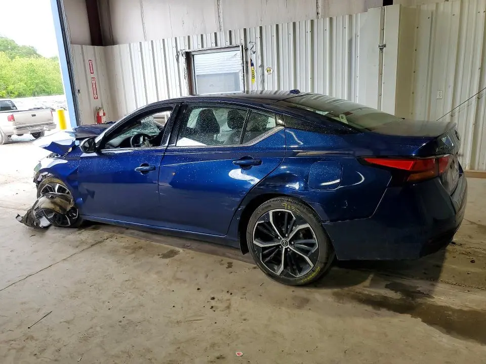 2023 NISSAN ALTIMA SR  