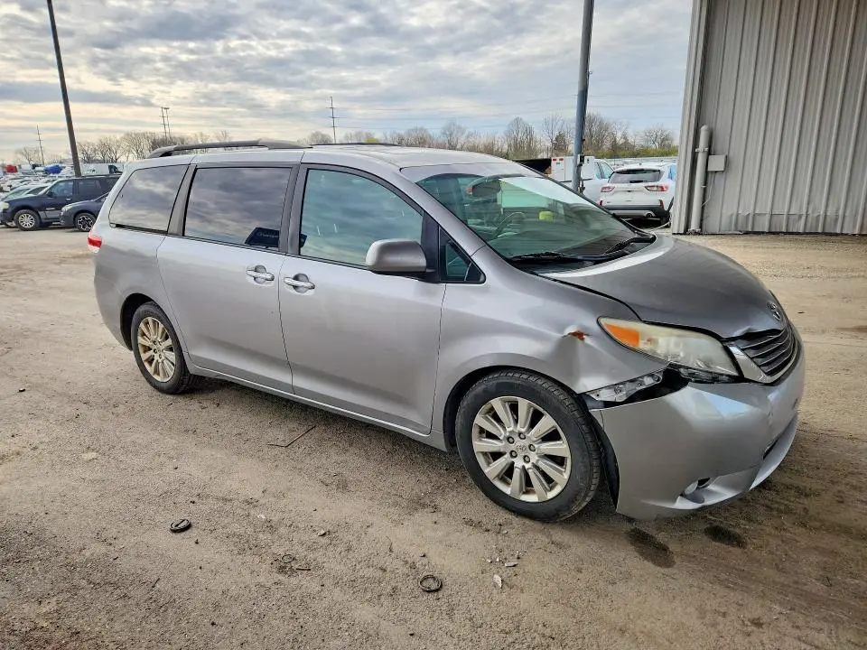 2011 TOYOTA SIENNA XLE 7-PASSENGER  