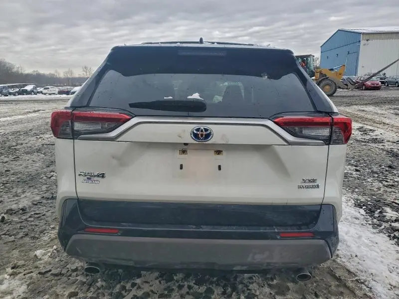 2020 TOYOTA RAV4 XSE  