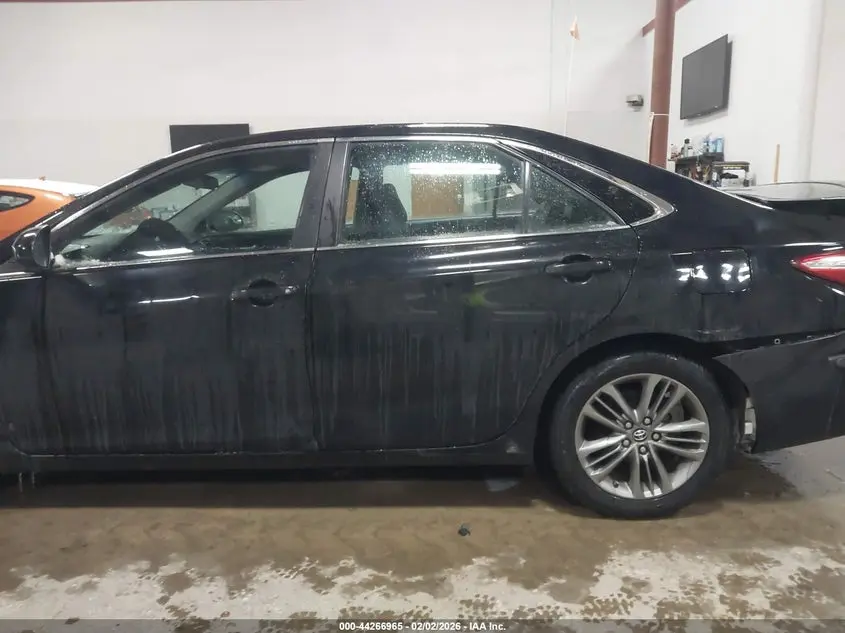 2017 TOYOTA CAMRY SE