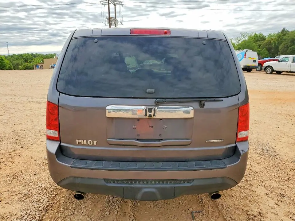 2015 HONDA PILOT SE  