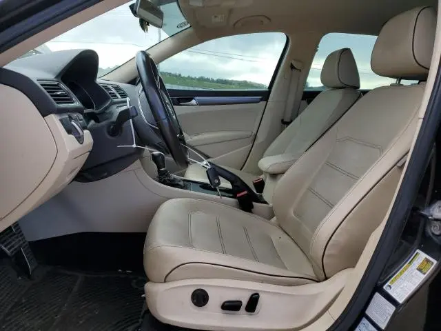 2016 VOLKSWAGEN PASSAT S  