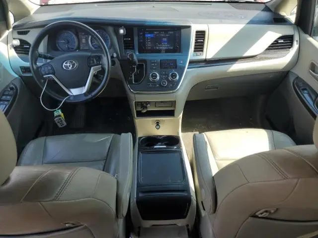 2016 TOYOTA SIENNA XLE  