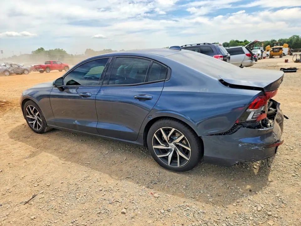 2020 VOLVO S60 T5 MOMENTUM  