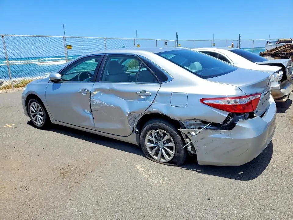 2015 TOYOTA CAMRY LE  