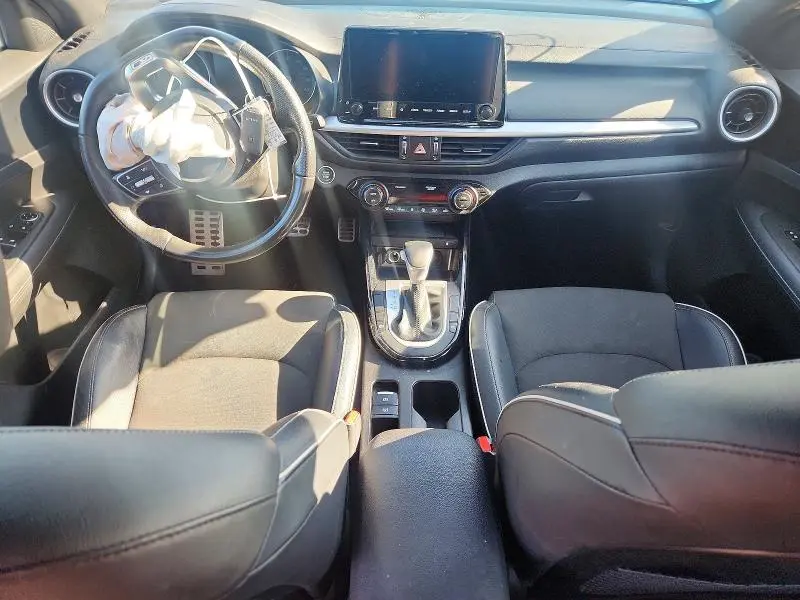 2023 KIA FORTE GT LINE  