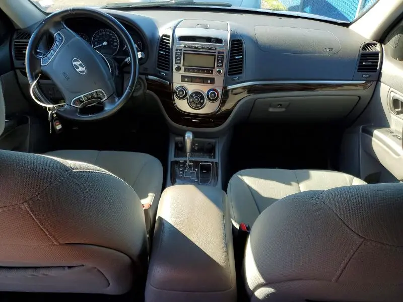 2010 HYUNDAI SANTA FE GLS  