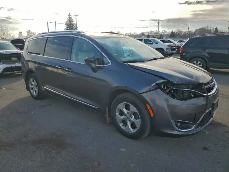 2017 CHRYSLER PACIFICA TOURING L PLUS  