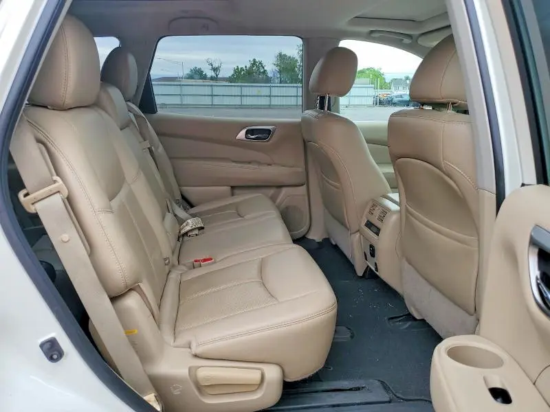 2016 NISSAN PATHFINDER PLATINUM  
