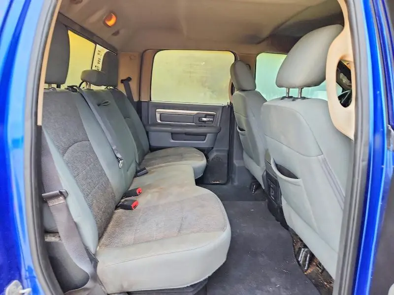 2016 RAM 1500 SLT  