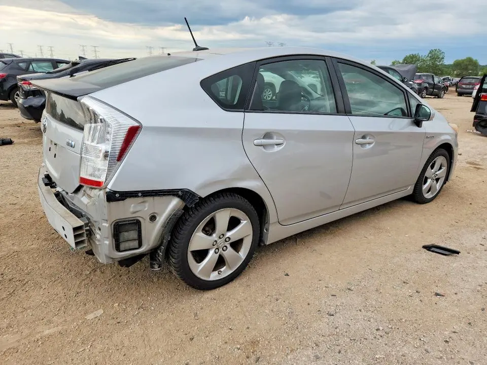 2010 TOYOTA PRIUS V  