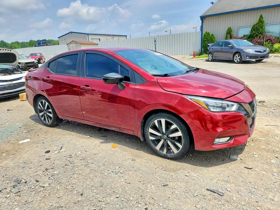 2021 NISSAN VERSA SR  