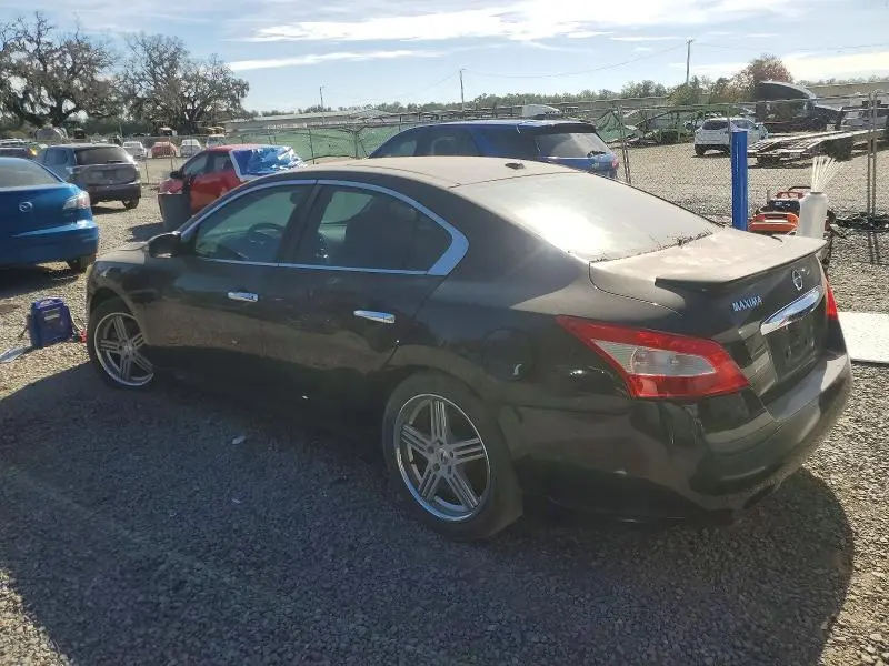 2010 NISSAN MAXIMA S  