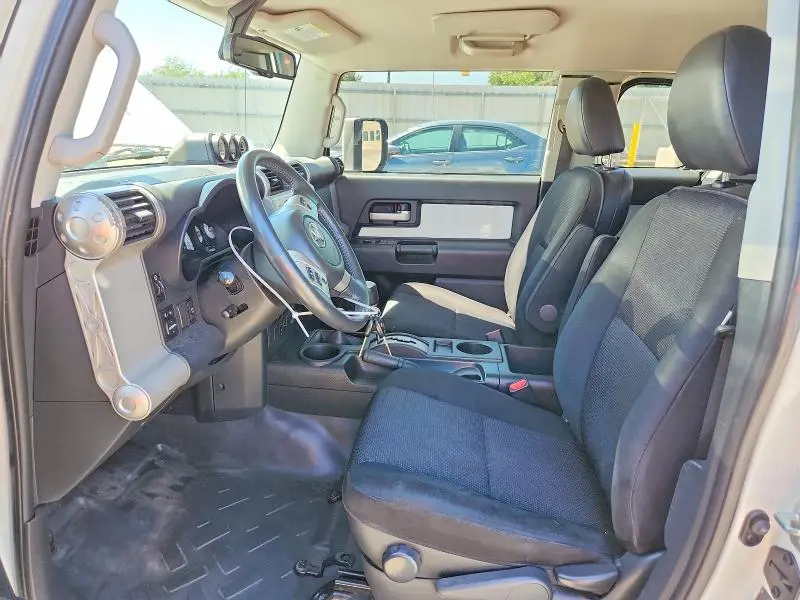 2011 TOYOTA FJ CRUISER BASE  