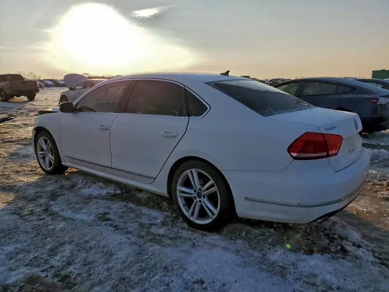 2013 VOLKSWAGEN PASSAT SE  