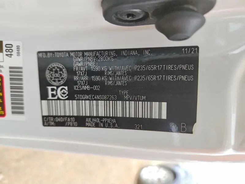 2022 TOYOTA SIENNA LE  