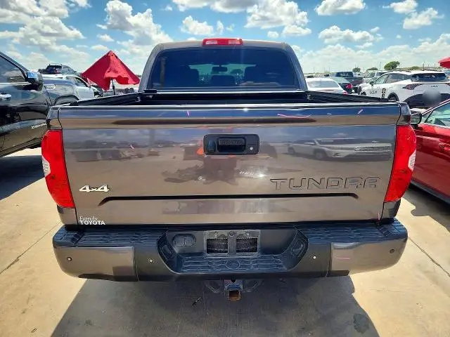 2017 TOYOTA TUNDRA CREWMAX LIMITED  