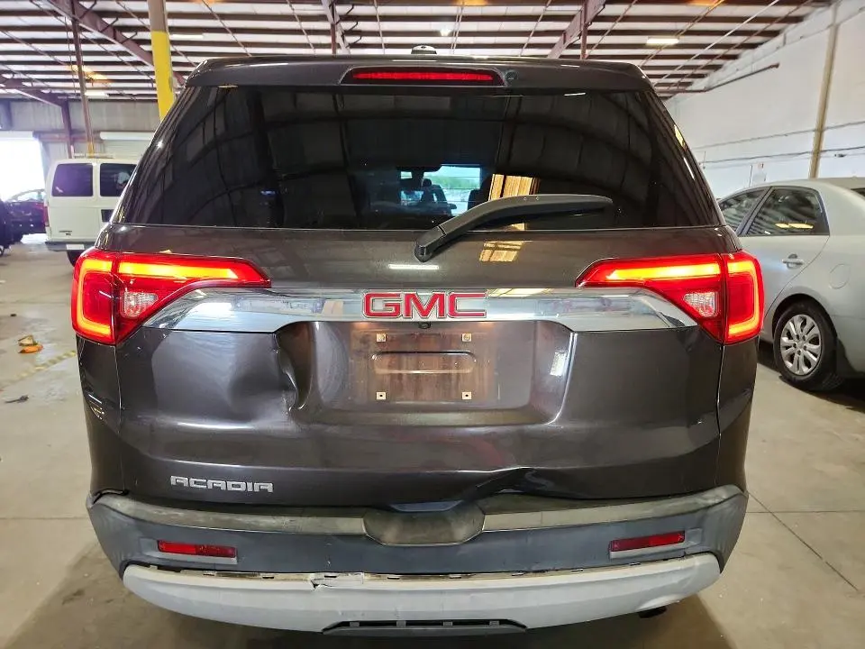 2017 GMC ACADIA SLE  