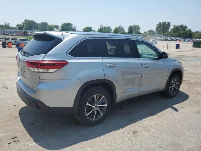 2018 TOYOTA HIGHLANDER SE  