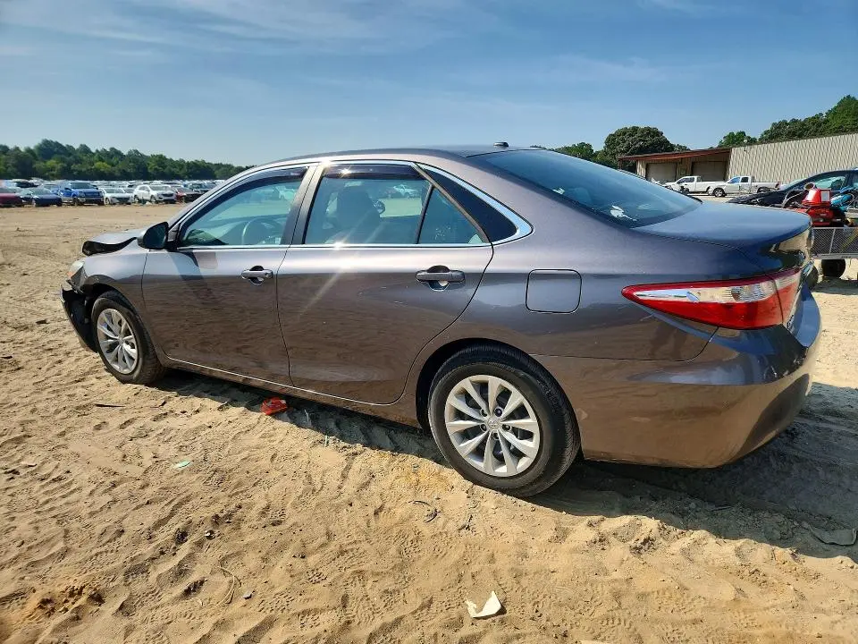 2016 TOYOTA CAMRY LE  