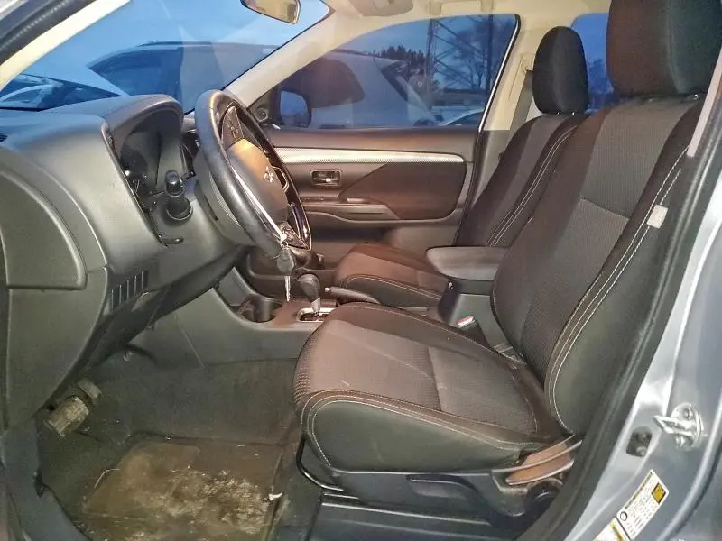 2016 MITSUBISHI OUTLANDER SE  