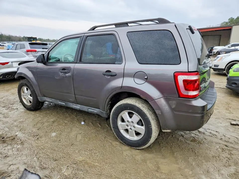 2010 FORD ESCAPE XLT  