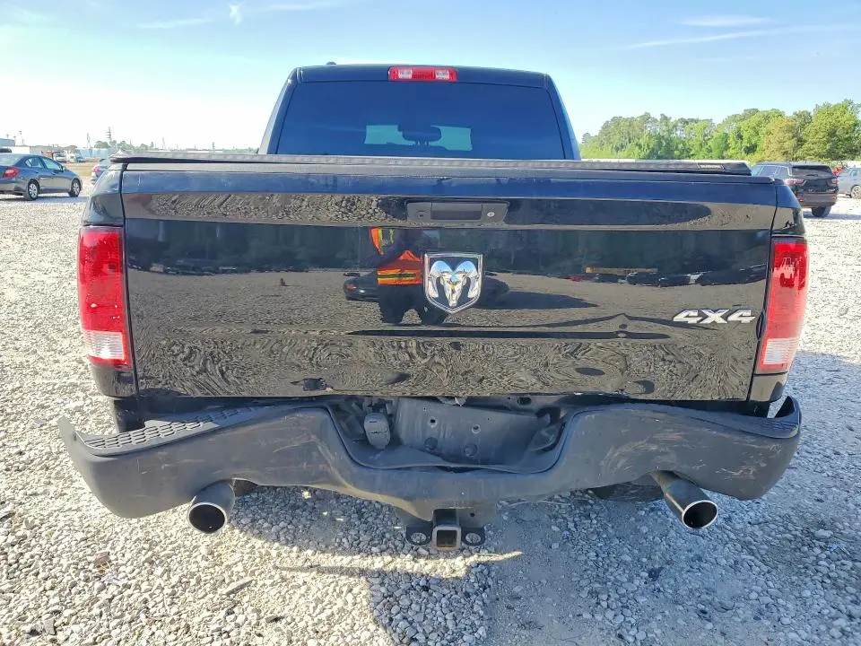 2015 RAM 1500 ST  
