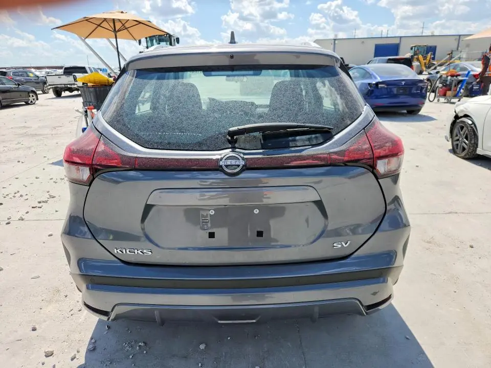 2024 NISSAN KICKS SV  
